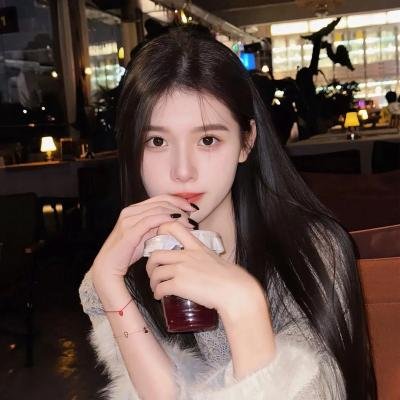 在星星发光的夜晚里